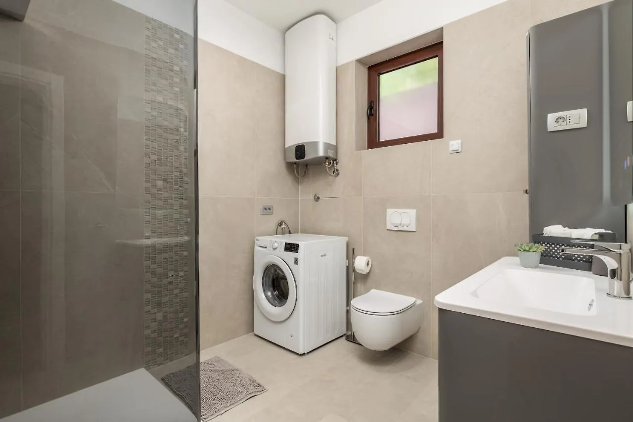 Apartman Uhac Moscenicka Draga 0*,  Croatia